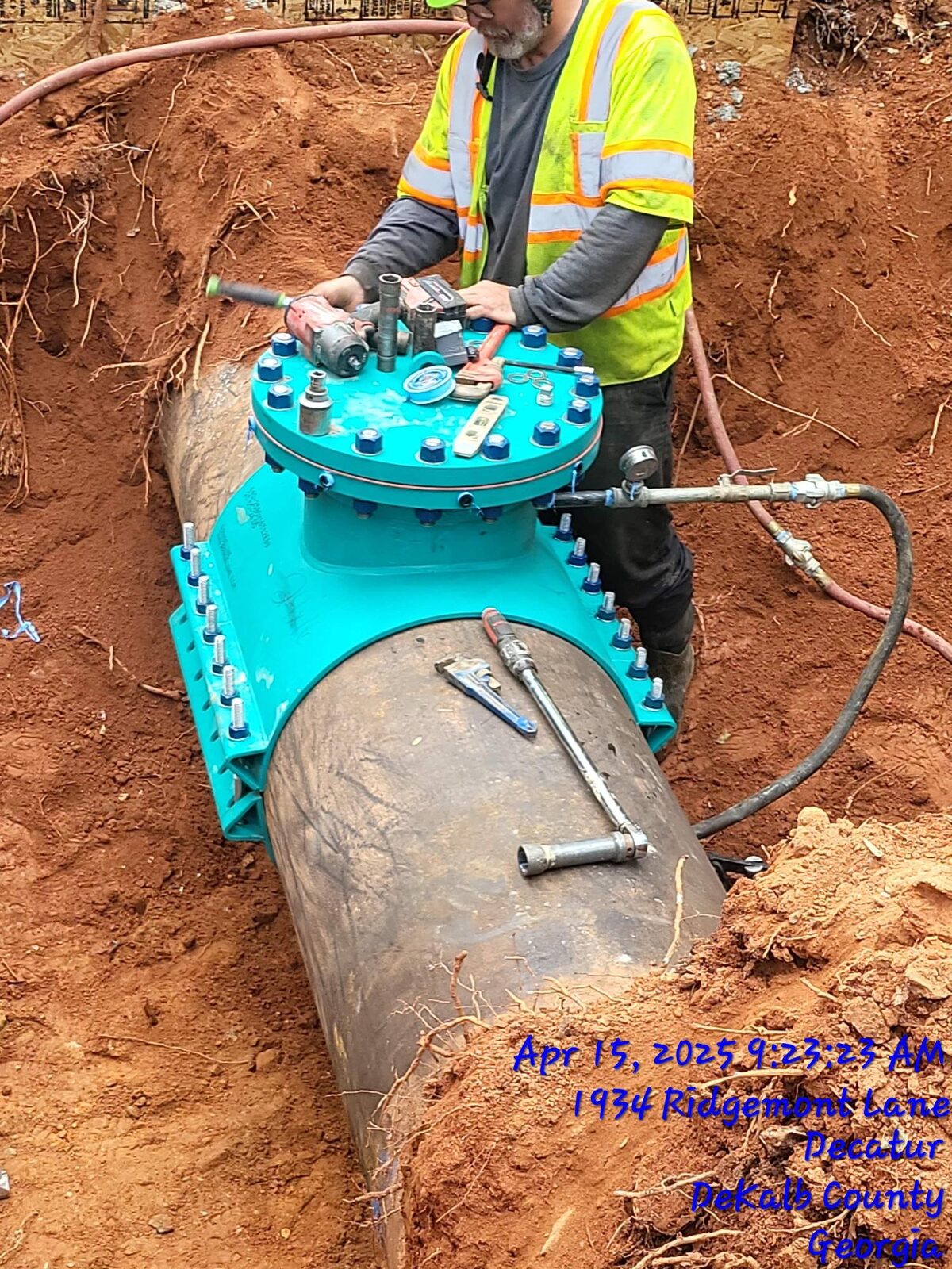 Insertion valve installation, 09:23 AM (2025-04-15).