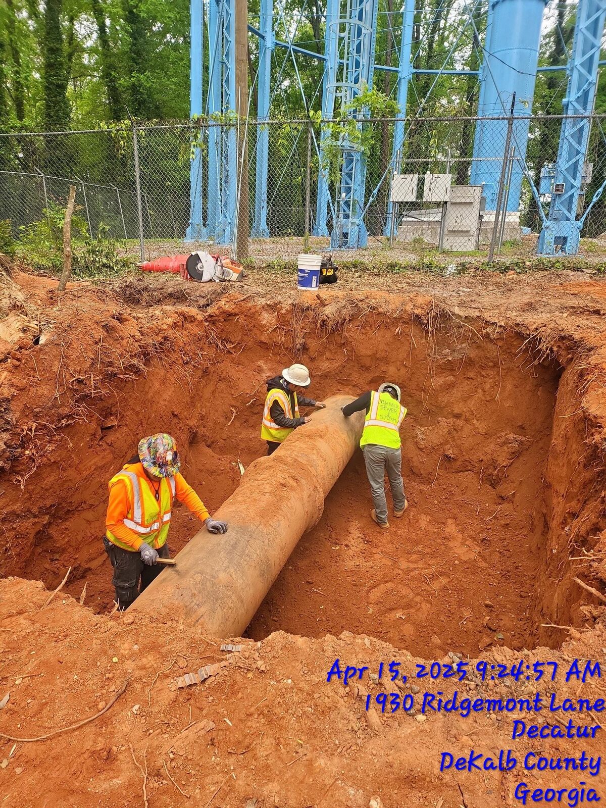 Insertion valve installation, 09:24 AM (2025-04-15).