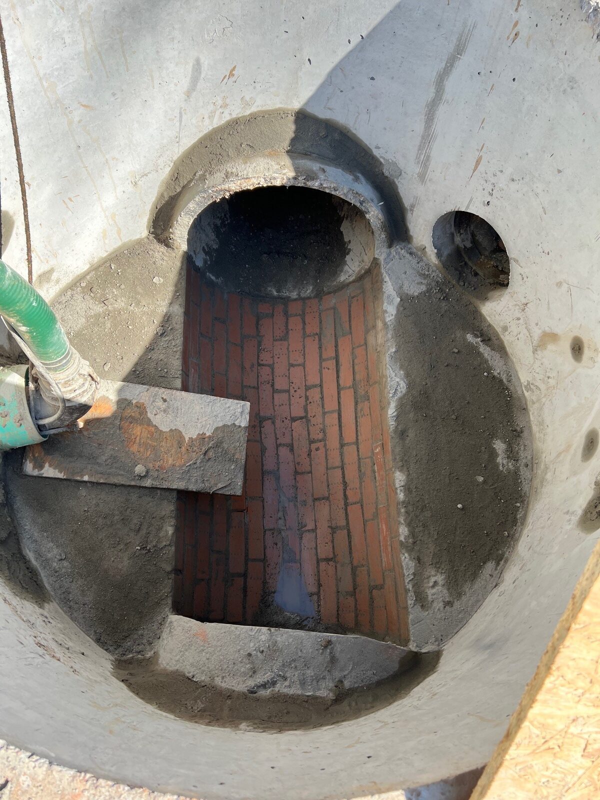Sewer invert installation (GSRR project).