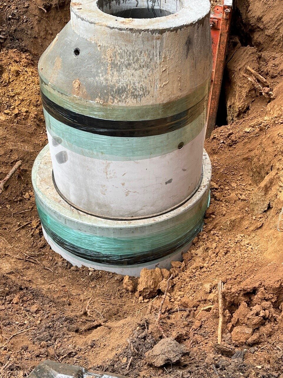 Manhole installation (GSRR project, 2021-09-15).
